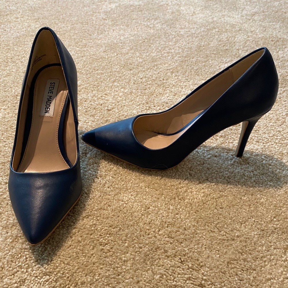 Steve Madden Latitude Pumps